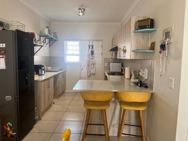 To Let 2 Bedroom Property for Rent in Heathfield Western Cape
